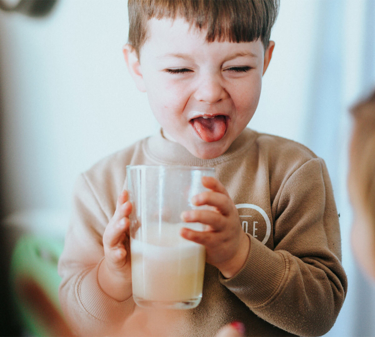Qual a diferença entre intolerância à lactose e alergia ao leite de vaca?
